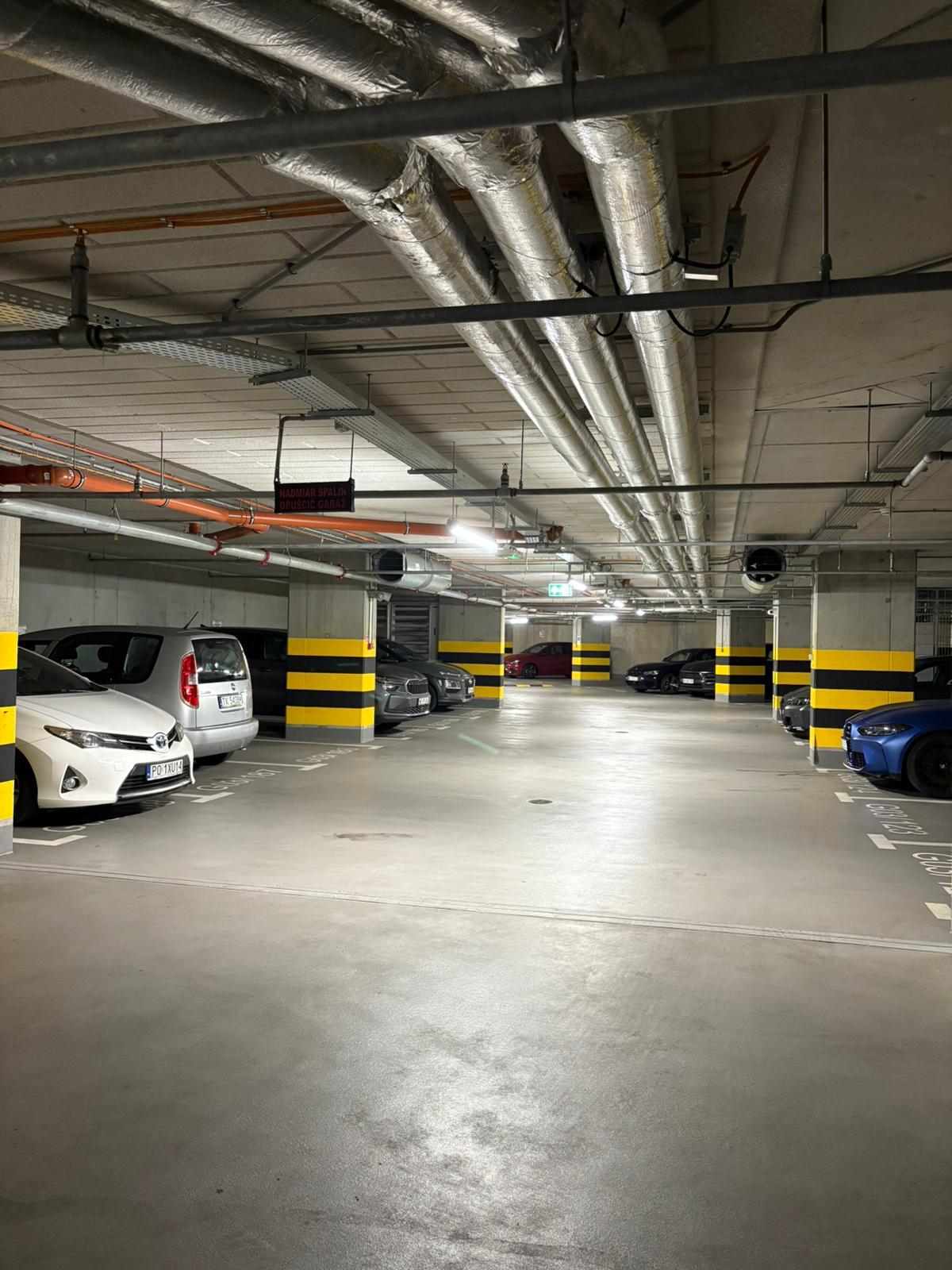 Parking - Warszawa  Zachodnia Centrum Marcina Kasprzaka 29
