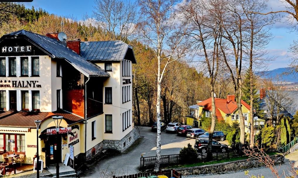 Parking - Przy Hotelu Halnym, w centrum Karpacza