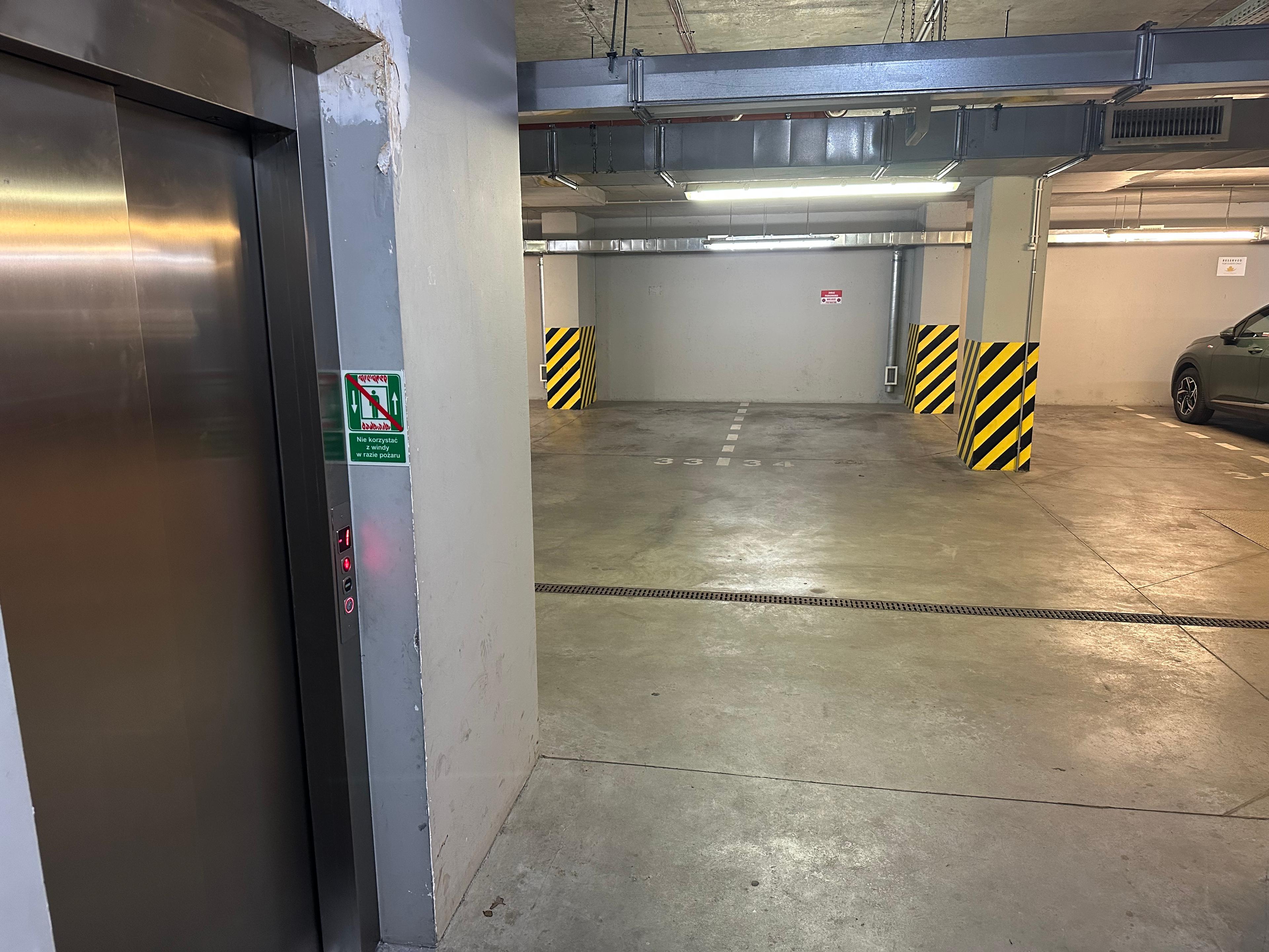 Parking - Rynek Wrocław - ul. Krawiecka 6  Inqse Wrocław Centre