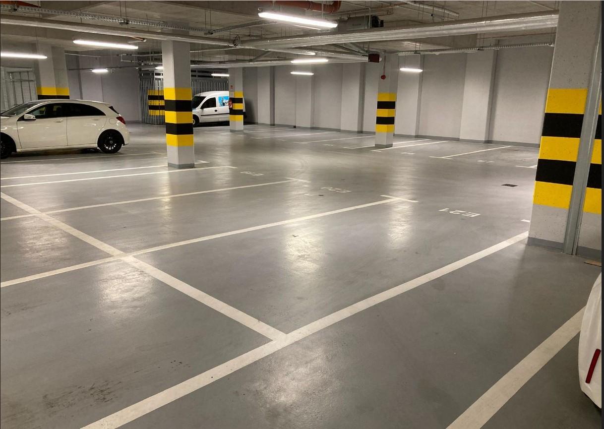 Parking - blisko lotniska Chopina Okęcie Warszawa ulica Taśmowa 4B