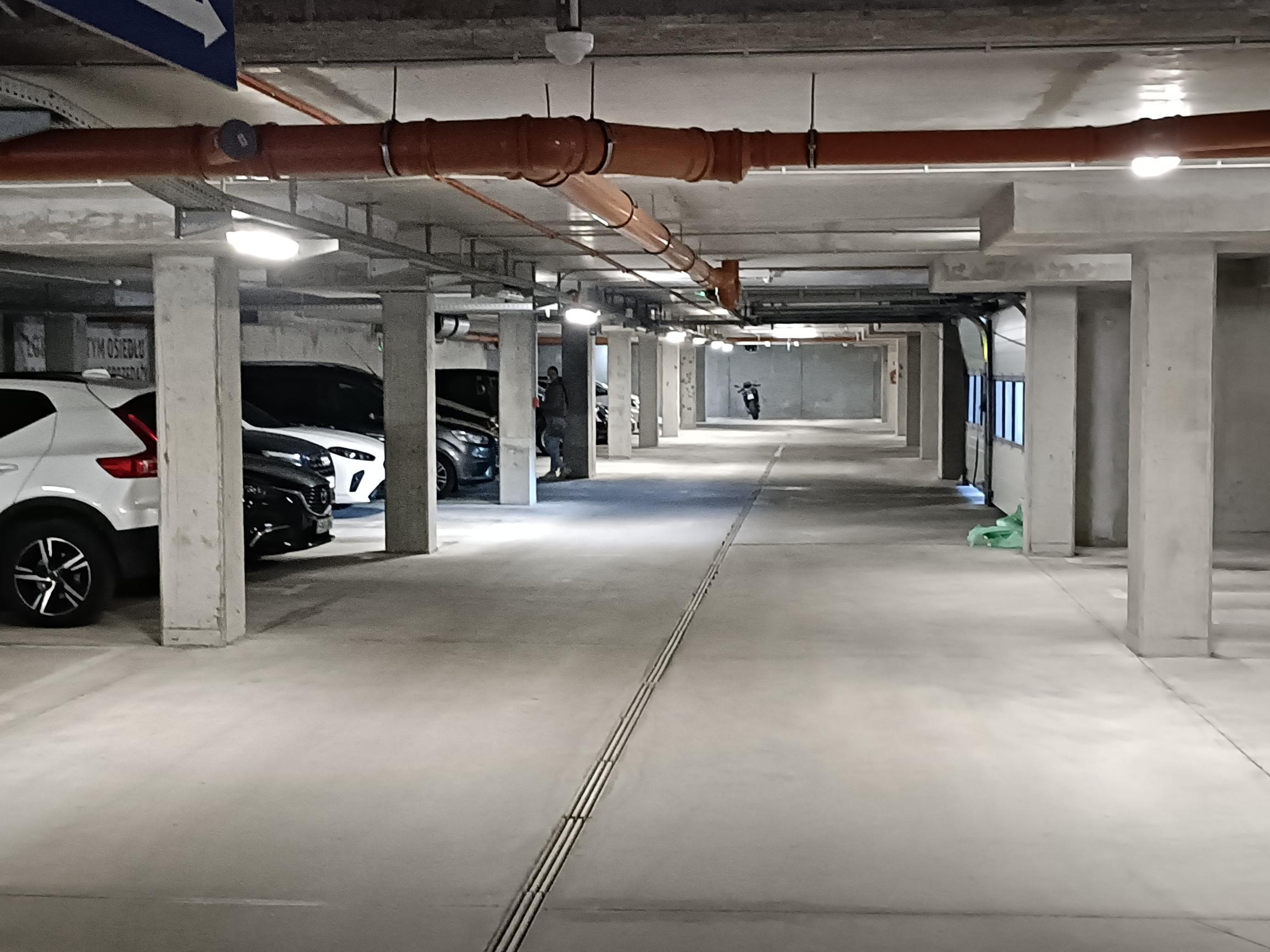 Parking - obok Dworca Głownego PKP Wrocław- Centrum