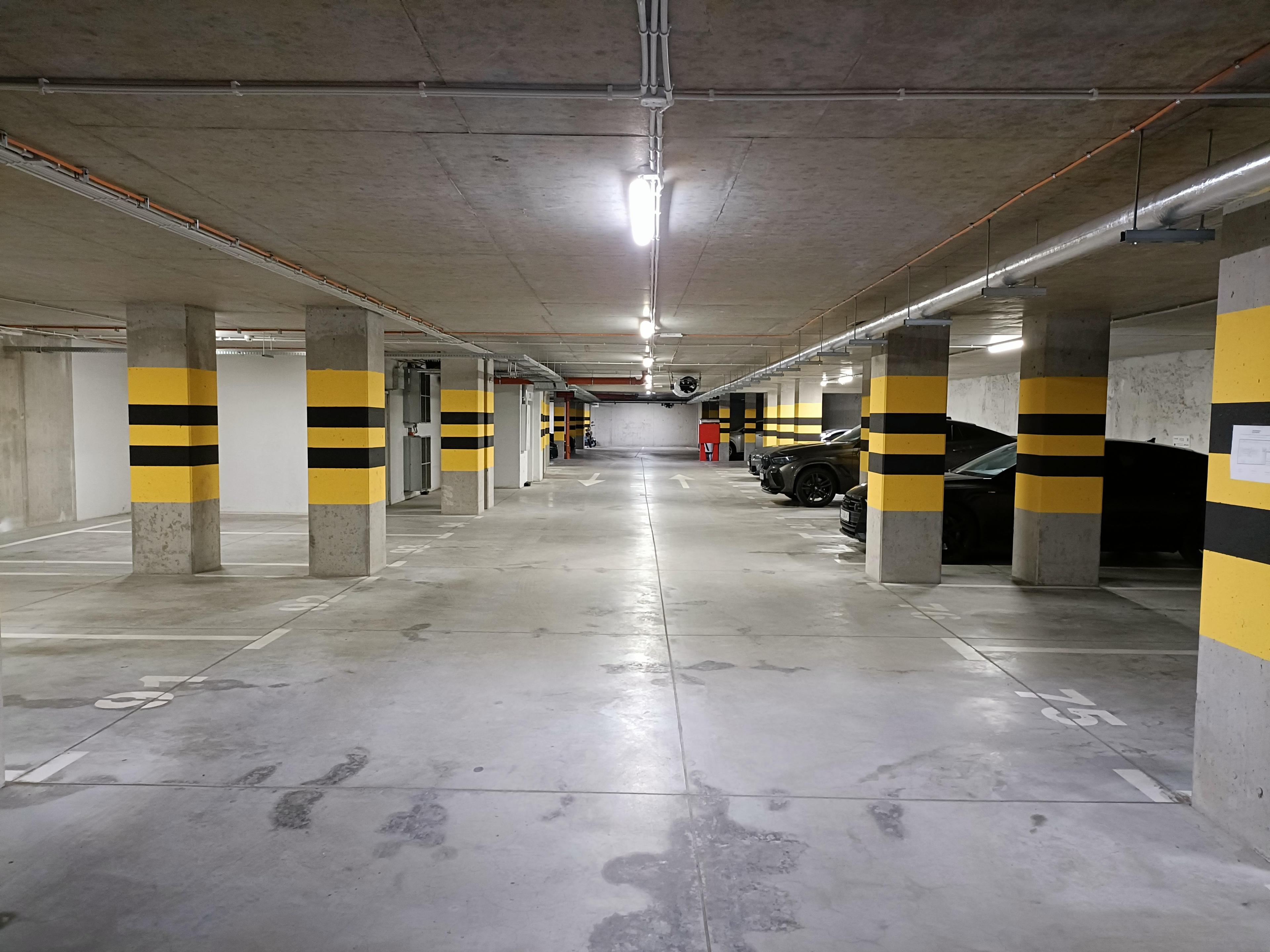 Parking - Hala Świebodzki ulica Tęczowa 31A Wrocław Centrum Rynek