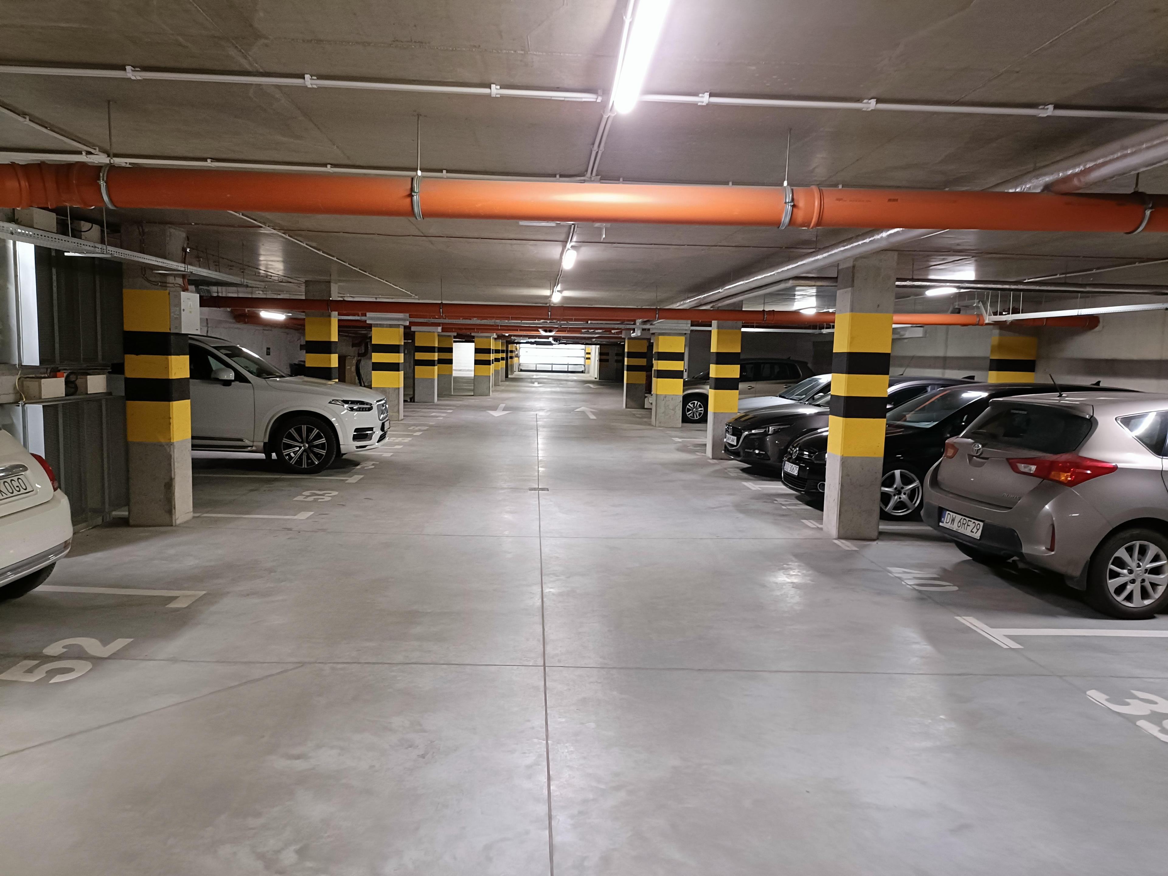 Parking - Hala Świebodzki ulica Tęczowa 31A Wrocław Centrum Rynek
