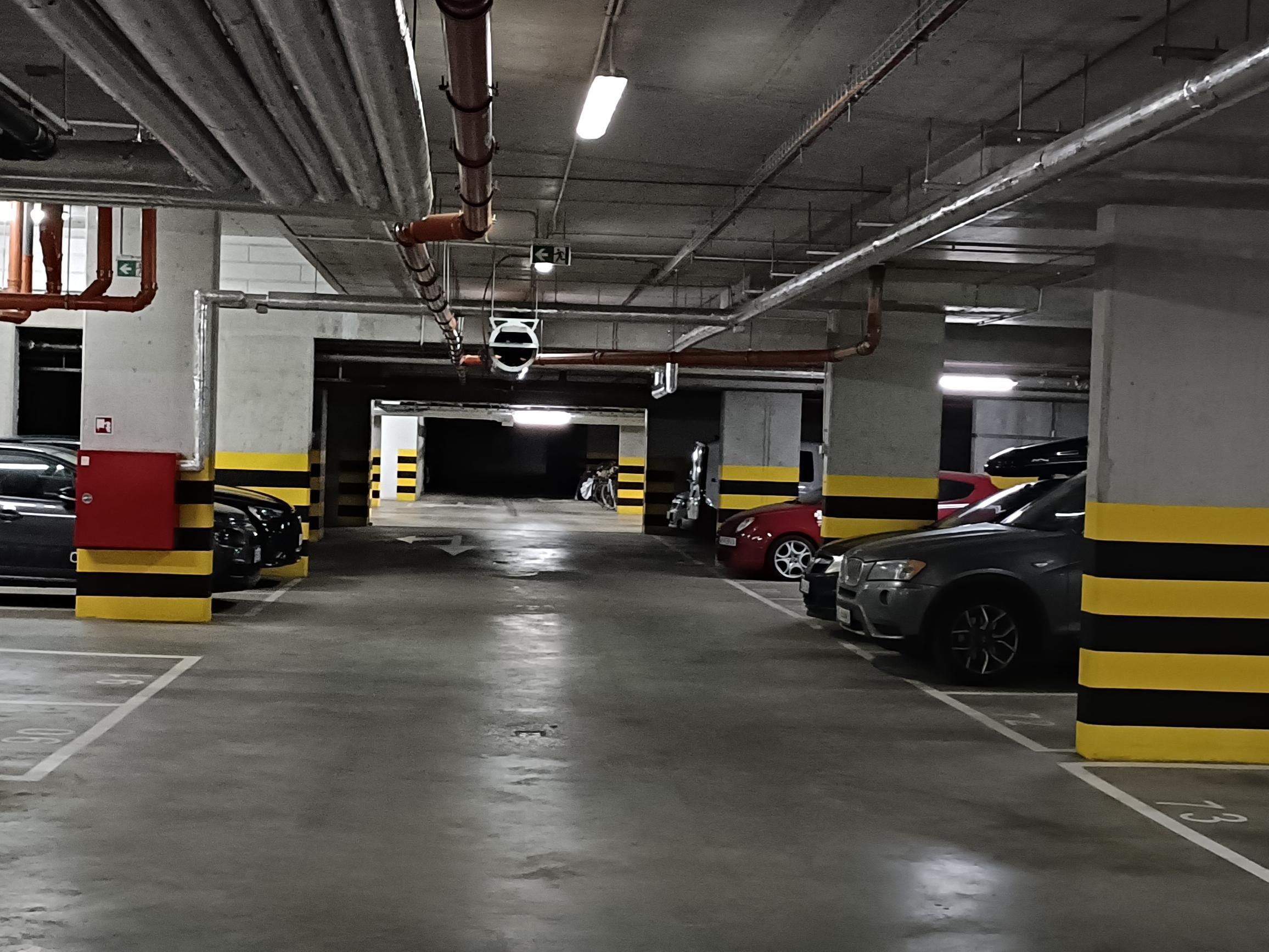 Parking - Parking pod Carefourem ul. Waniliowa 15D 