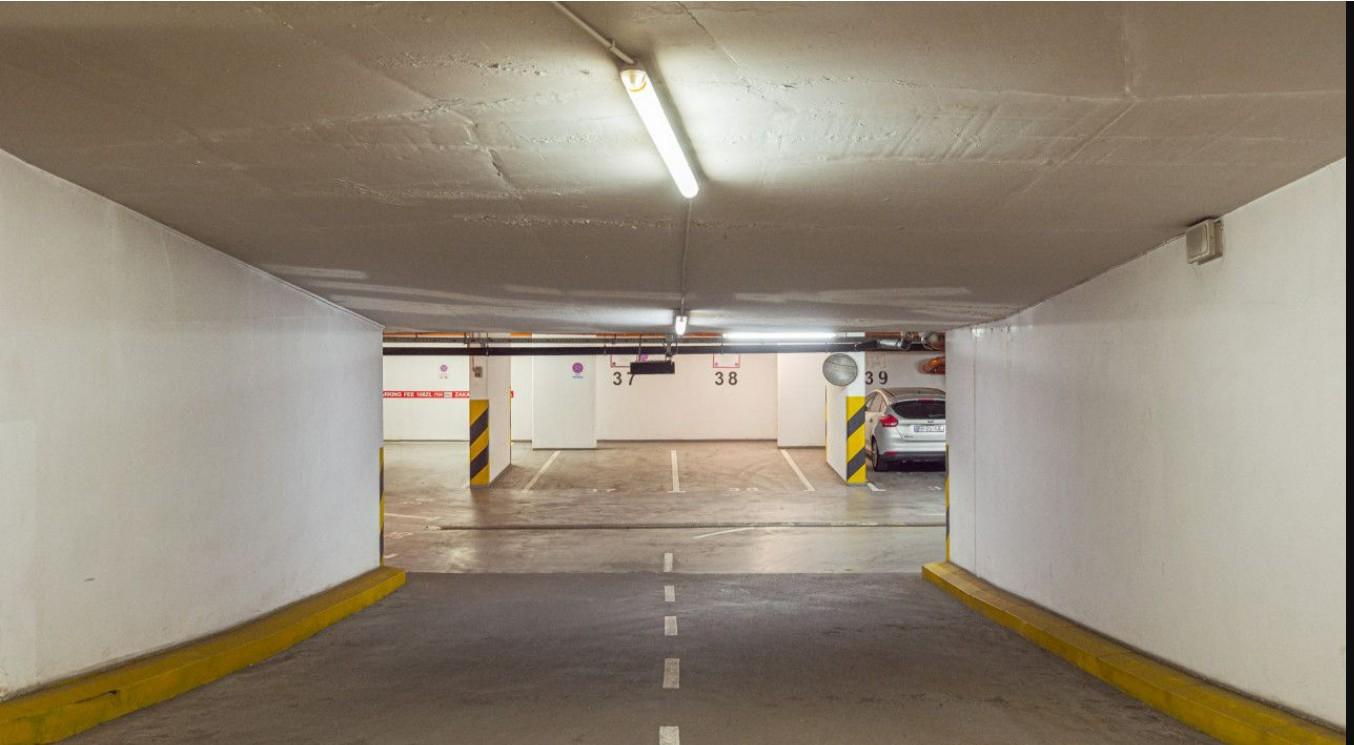 Parking - Rynek Wrocław ulica Krawiecka 1