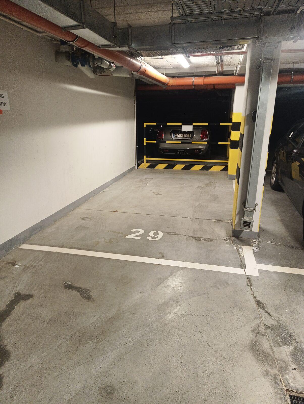 Parking - Jedności Narodowej 41