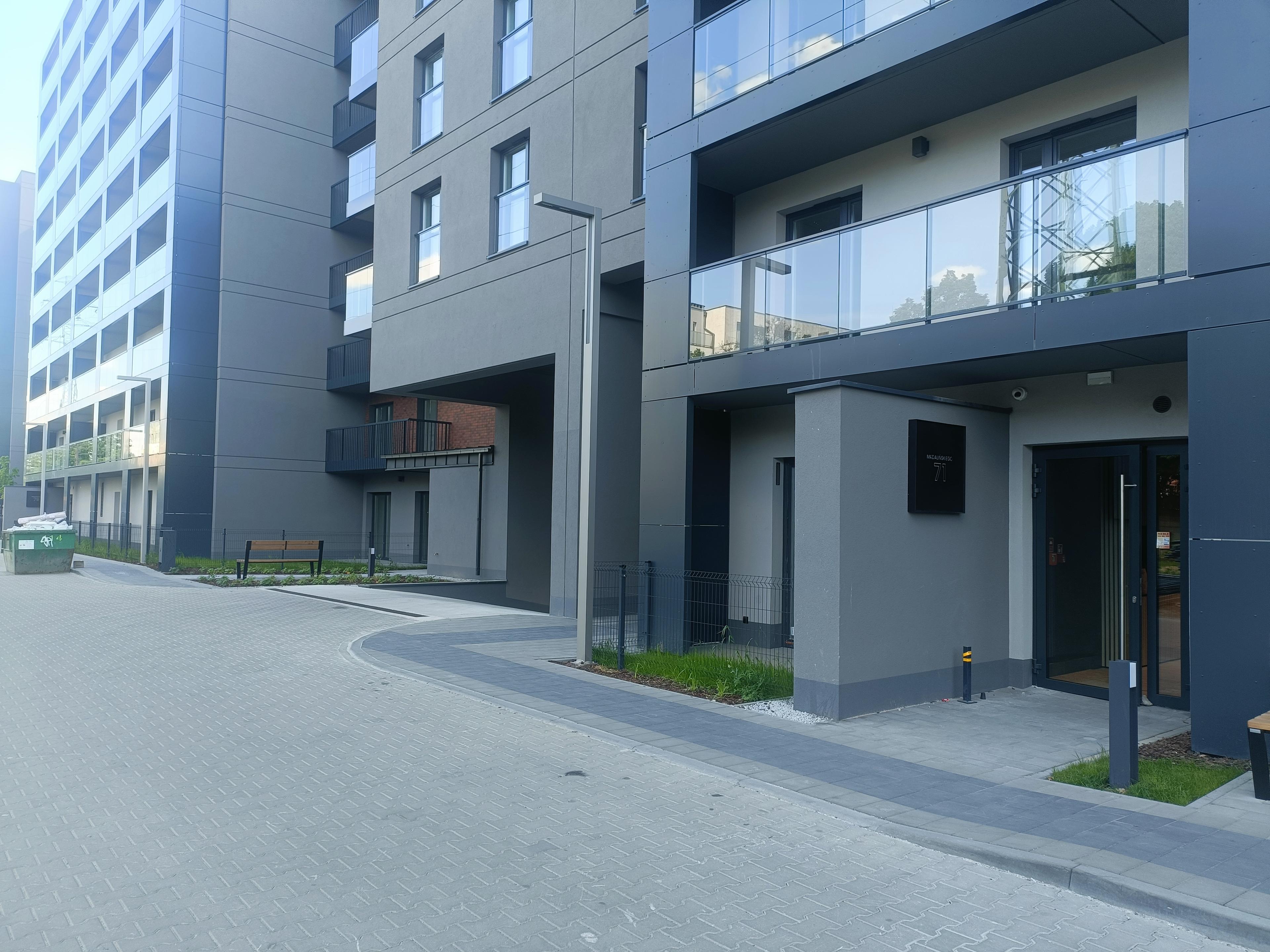 Parking - Wroclaw Dworzec Glowny PKP – Madalinskiego 77 | Parking blisko centrum i Dworca Głownego
